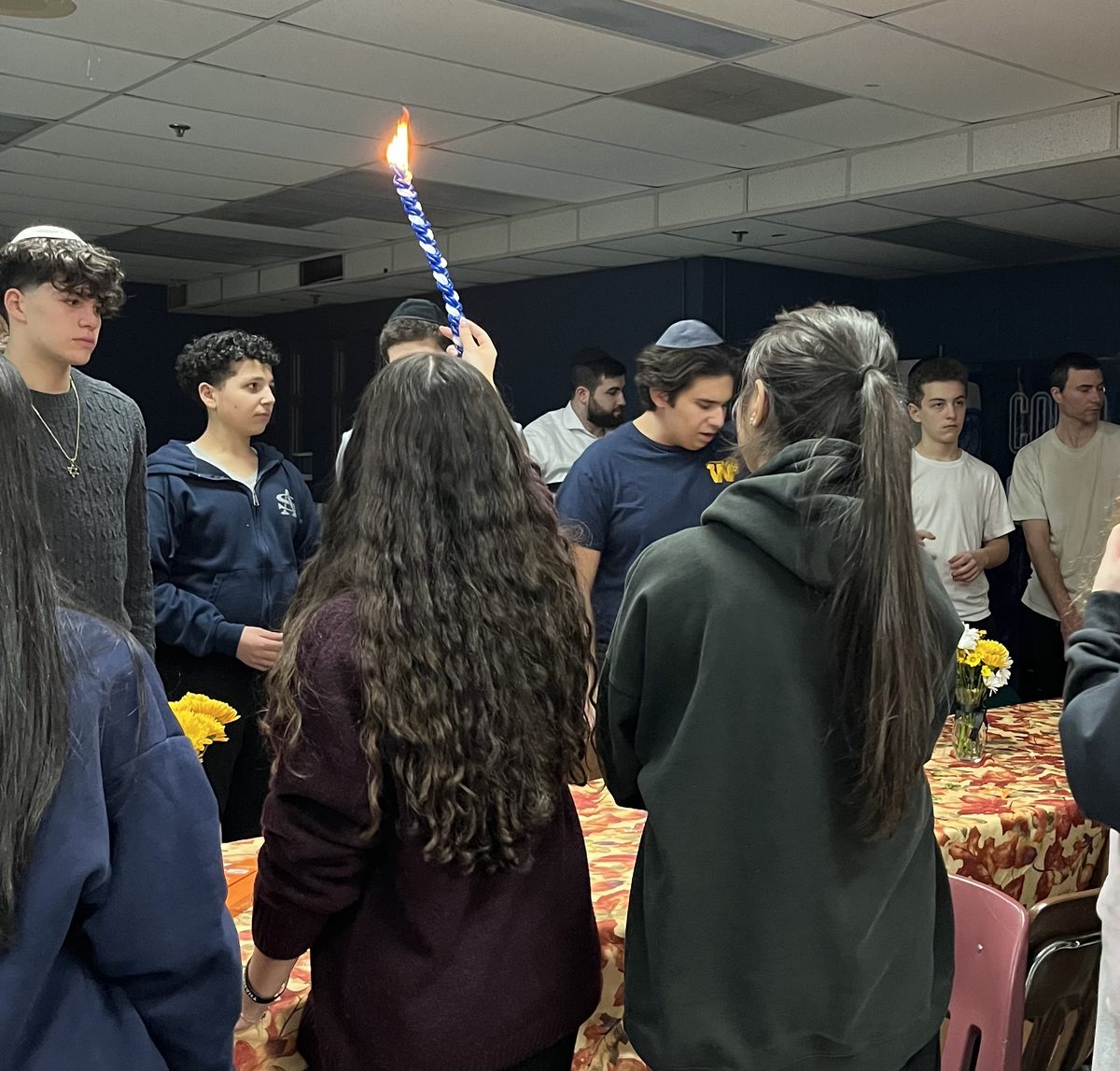 WHHS students together at Havdalah